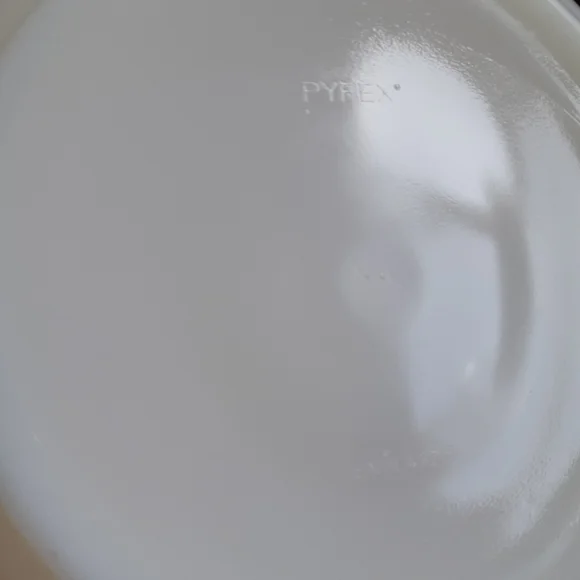 Pyrex Baking Dish - Picture 4 of 4